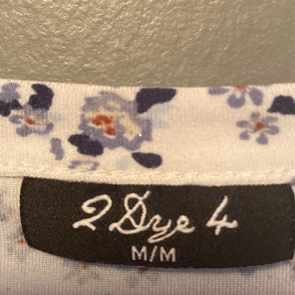 💜This is such a great floral pattern and gives feminine vibes☺️ - Picture 2 of 4